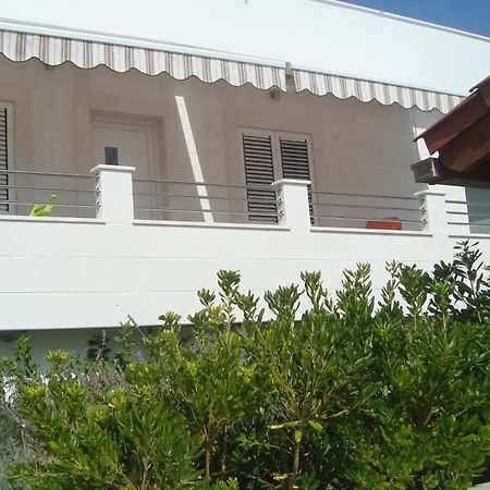 Apartments Niana With Heated Seawater Swimingpool Donji Okrug  Dış mekan fotoğraf