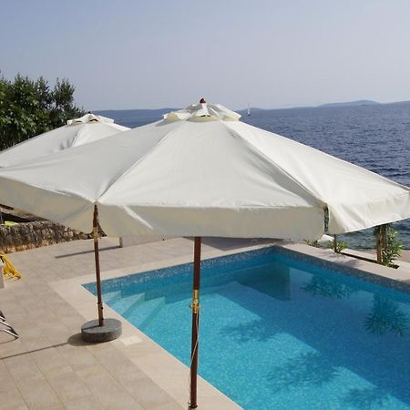 Apartments Niana With Heated Seawater Swimingpool Donji Okrug  Dış mekan fotoğraf