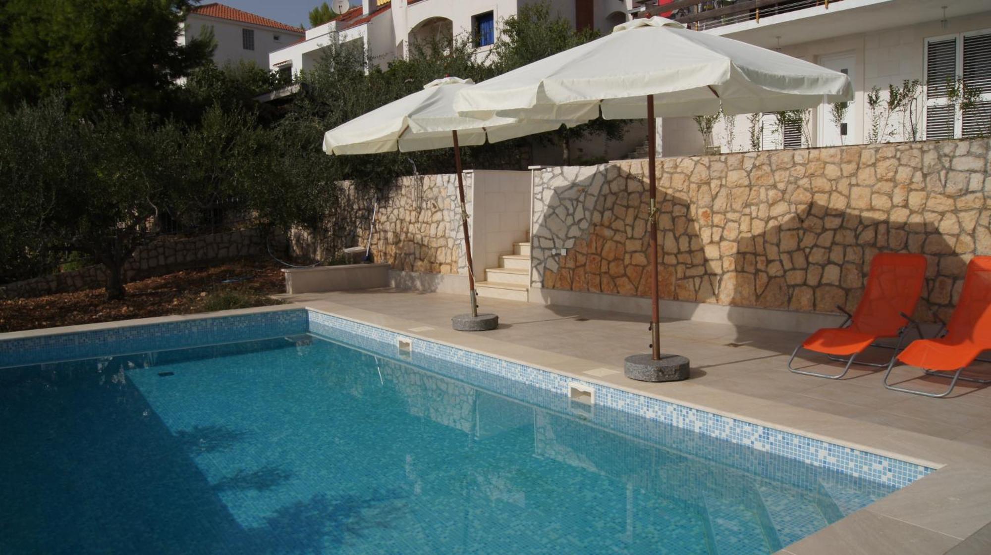 Apartments Niana With Heated Seawater Swimingpool Donji Okrug  Dış mekan fotoğraf