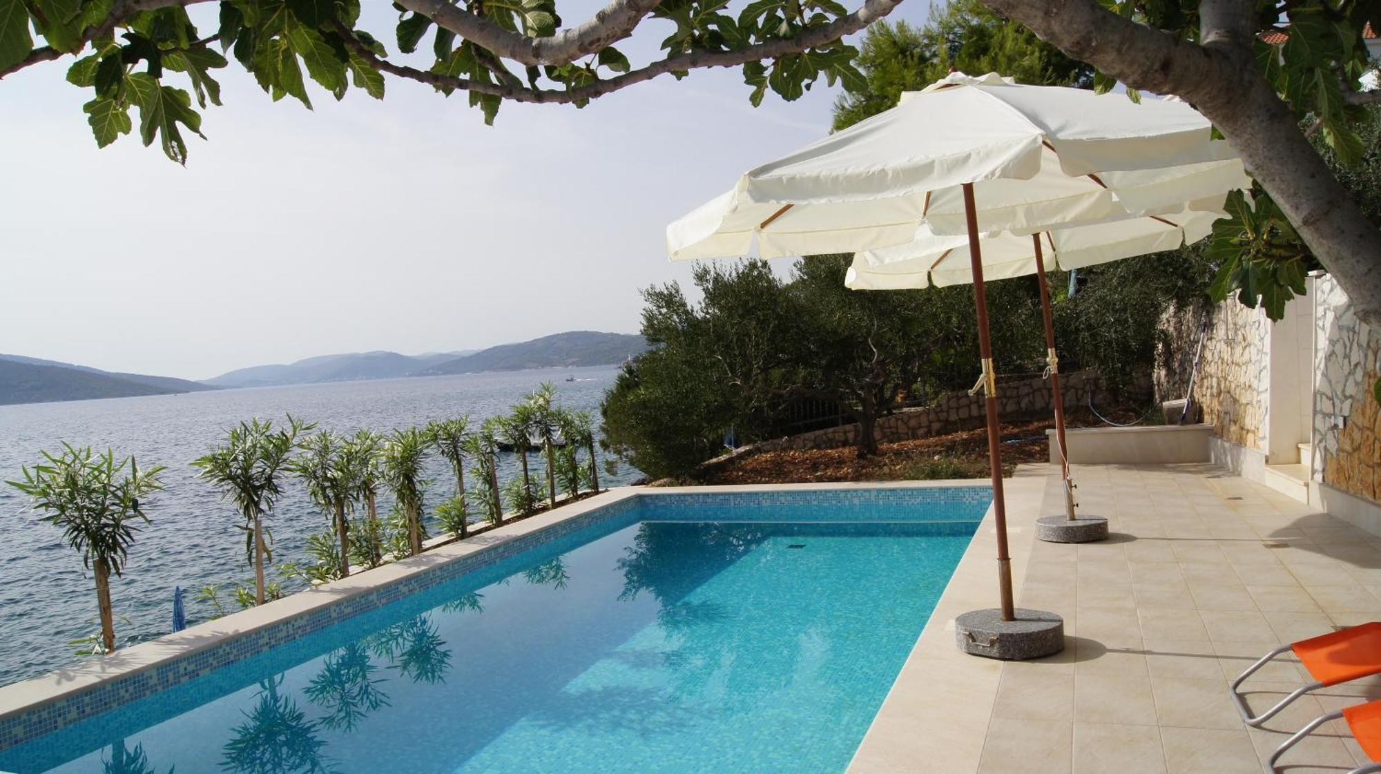 Apartments Niana With Heated Seawater Swimingpool Donji Okrug  Dış mekan fotoğraf
