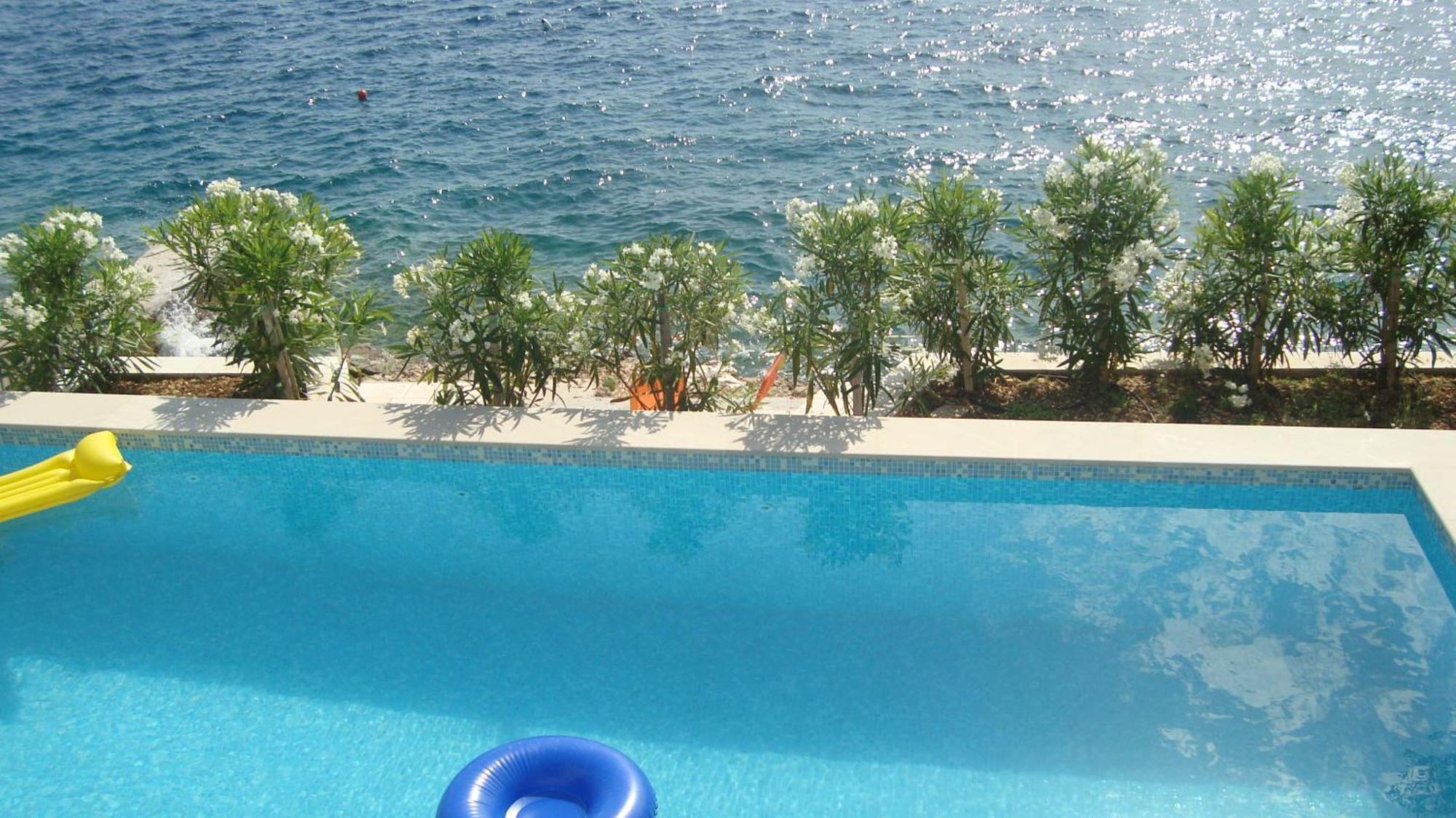 Apartments Niana With Heated Seawater Swimingpool Donji Okrug  Dış mekan fotoğraf