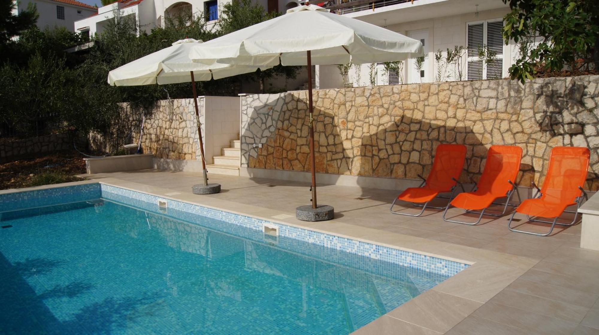 Apartments Niana With Heated Seawater Swimingpool Donji Okrug  Dış mekan fotoğraf