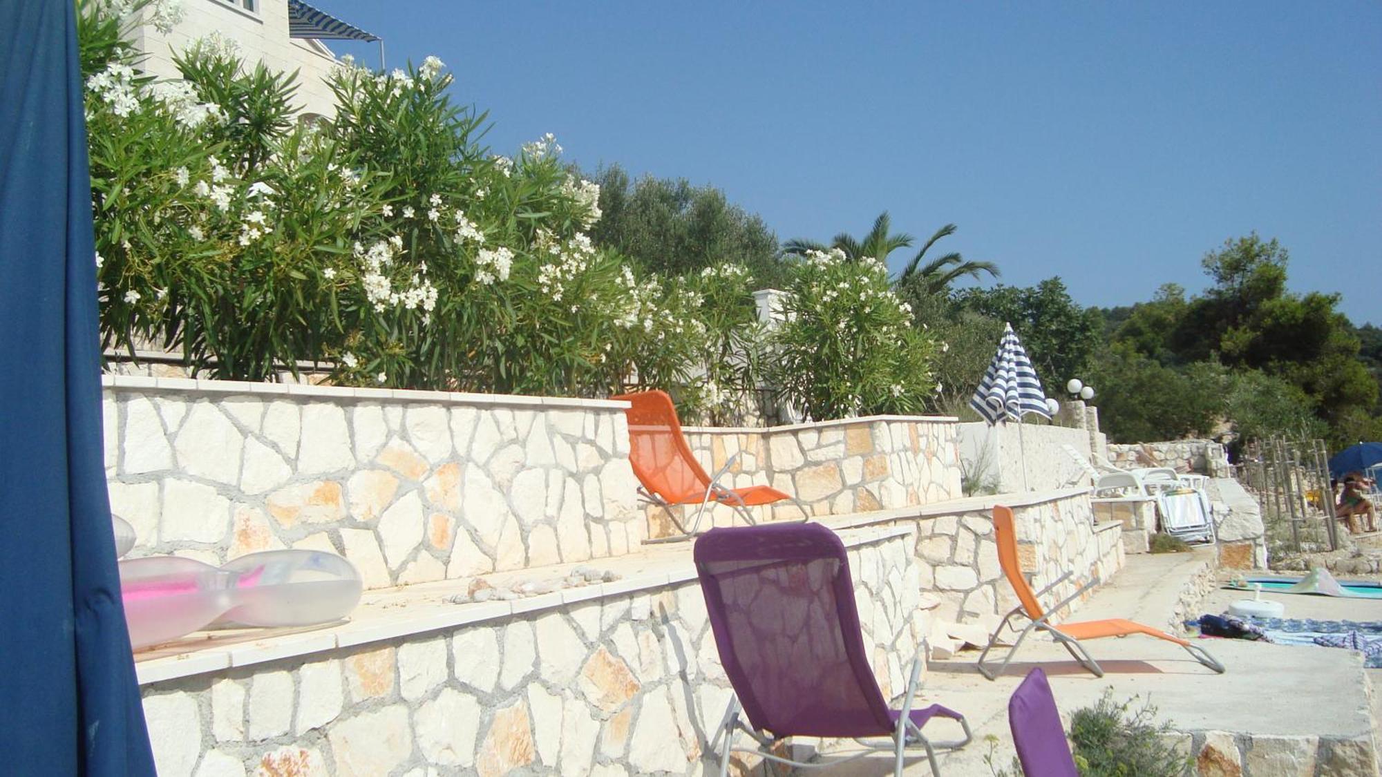 Apartments Niana With Heated Seawater Swimingpool Donji Okrug  Dış mekan fotoğraf