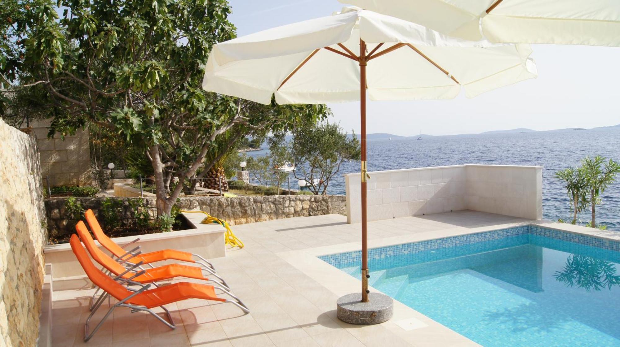 Apartments Niana With Heated Seawater Swimingpool Donji Okrug  Dış mekan fotoğraf