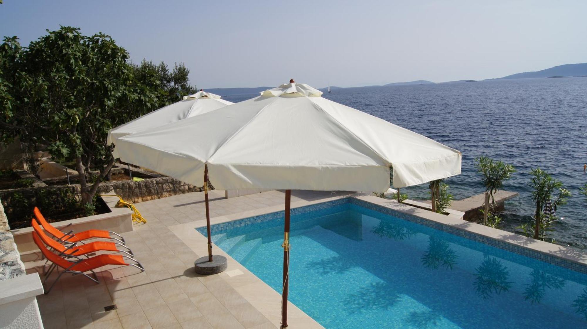 Apartments Niana With Heated Seawater Swimingpool Donji Okrug  Dış mekan fotoğraf