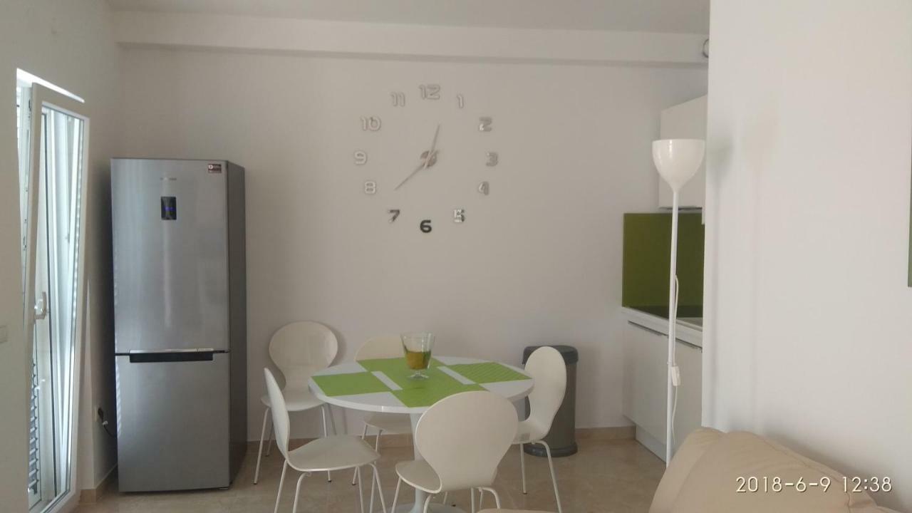 Apartments Niana With Heated Seawater Swimingpool Donji Okrug  Dış mekan fotoğraf
