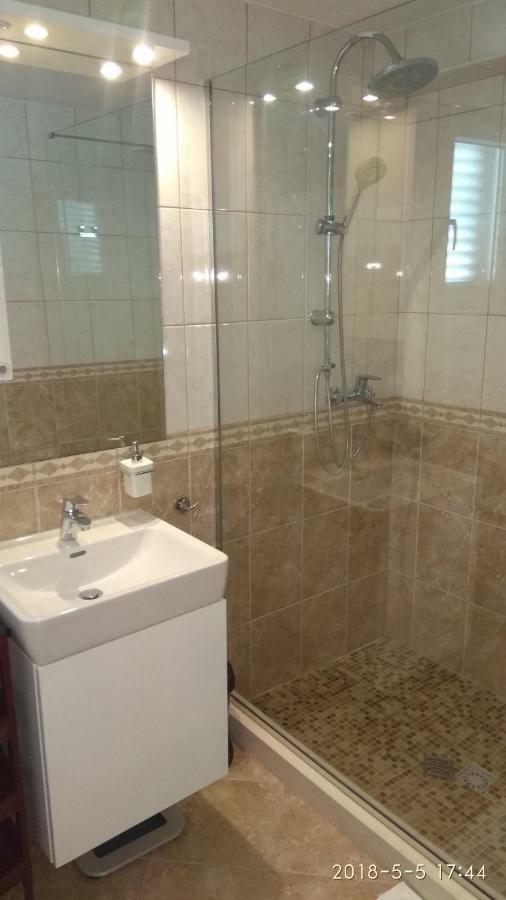 Apartments Niana With Heated Seawater Swimingpool Donji Okrug  Dış mekan fotoğraf