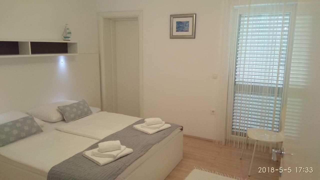 Apartments Niana With Heated Seawater Swimingpool Donji Okrug  Dış mekan fotoğraf