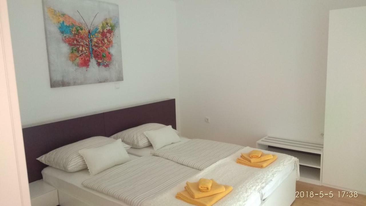Apartments Niana With Heated Seawater Swimingpool Donji Okrug  Dış mekan fotoğraf